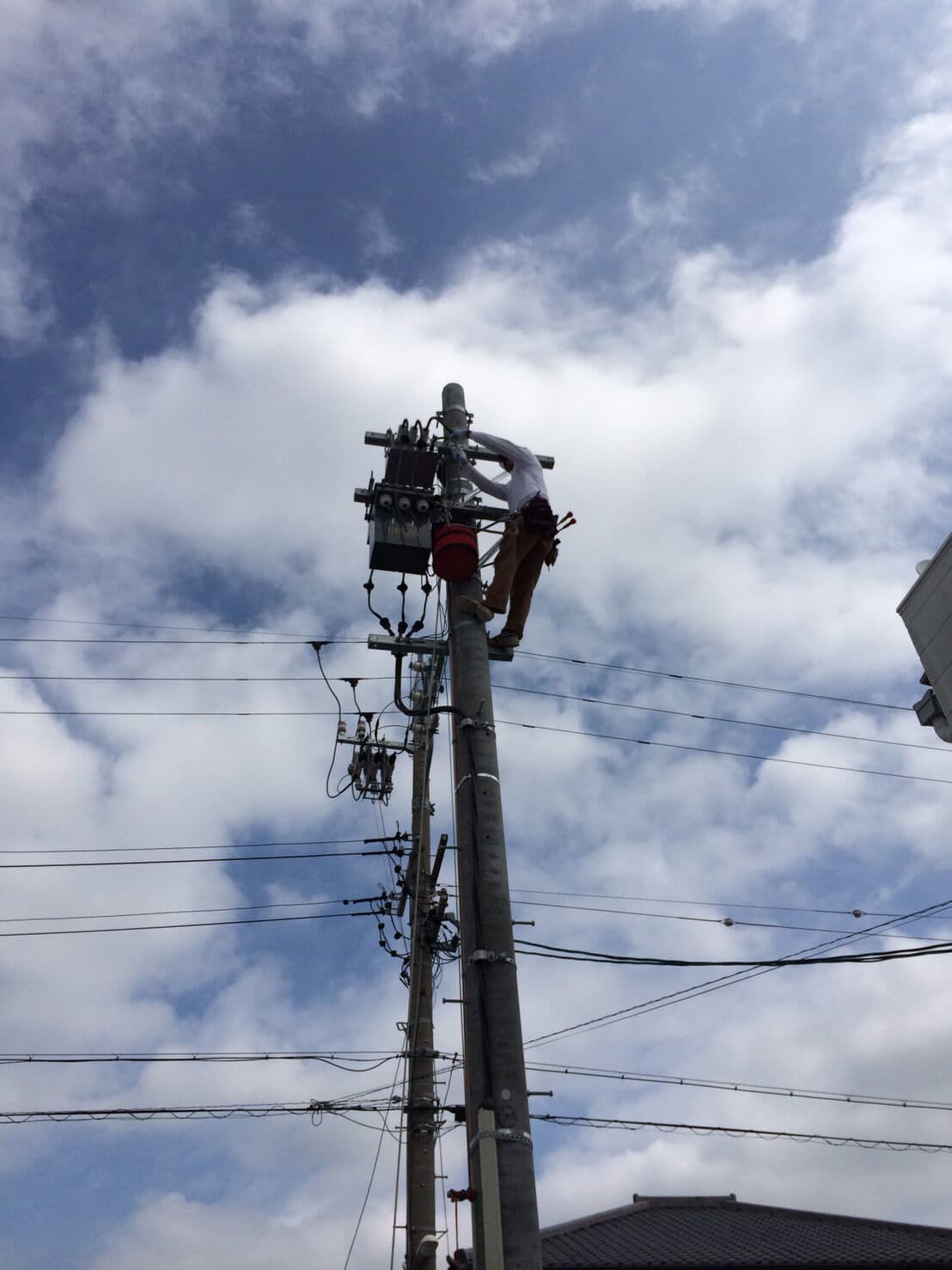 配電線工事 | 名古屋市名東区の電気工事ならアップライズ
